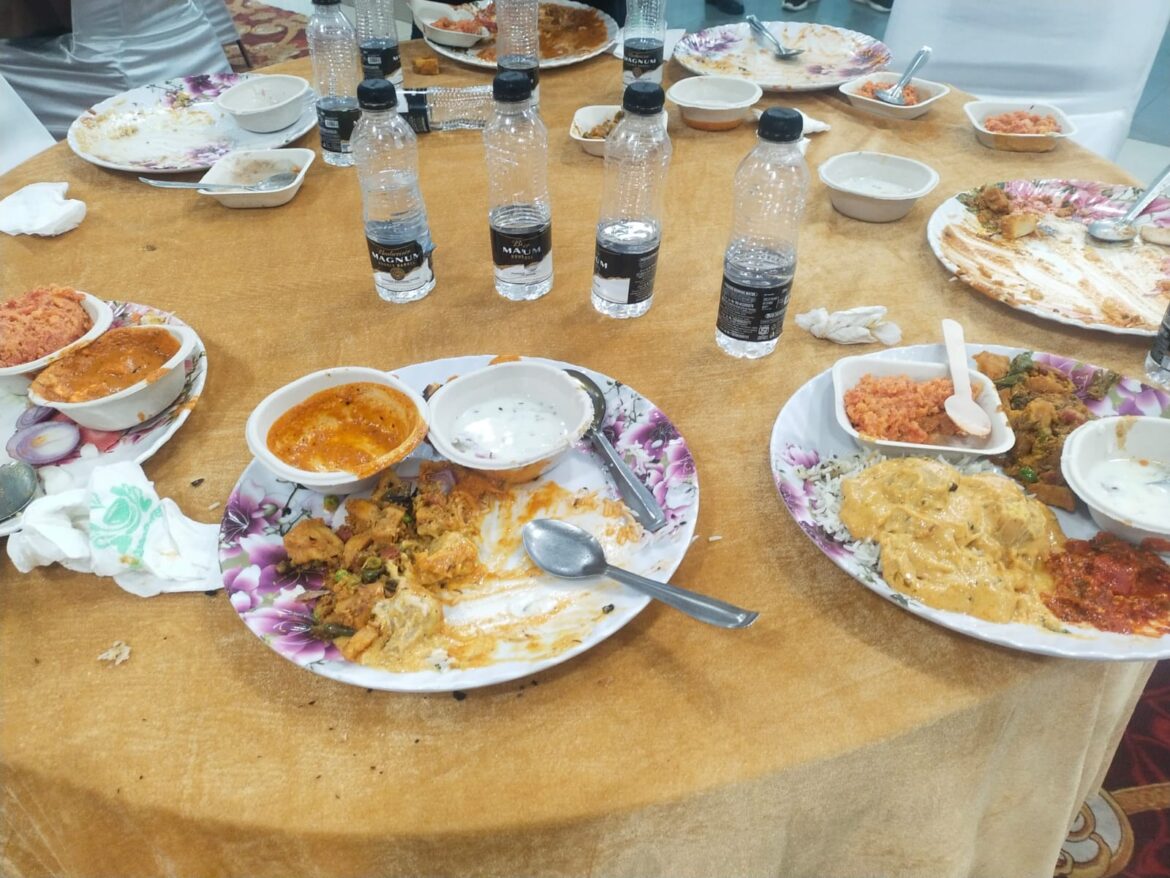 चारधाम यात्रा बैठक के बाद ट्रांजिट कैंप में परोसे गए भोजन पर हंगामा, खाद्य सुरक्षा विभाग ने लिए सैंपल