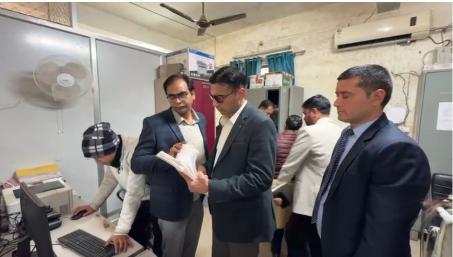 ऋषिकेश सब-रजिस्ट्रार कार्यालय में बड़ी अनियमितताएं उजागर, डीएम सविन बंसल का सख्त एक्शन