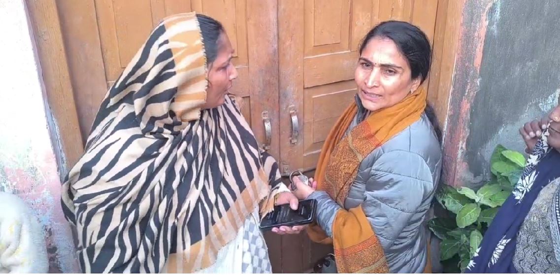 लक्सर में सरकारी राशन व्यवस्था पर सवाल, निरीक्षण के दौरान अधिकारी से हाथापाई