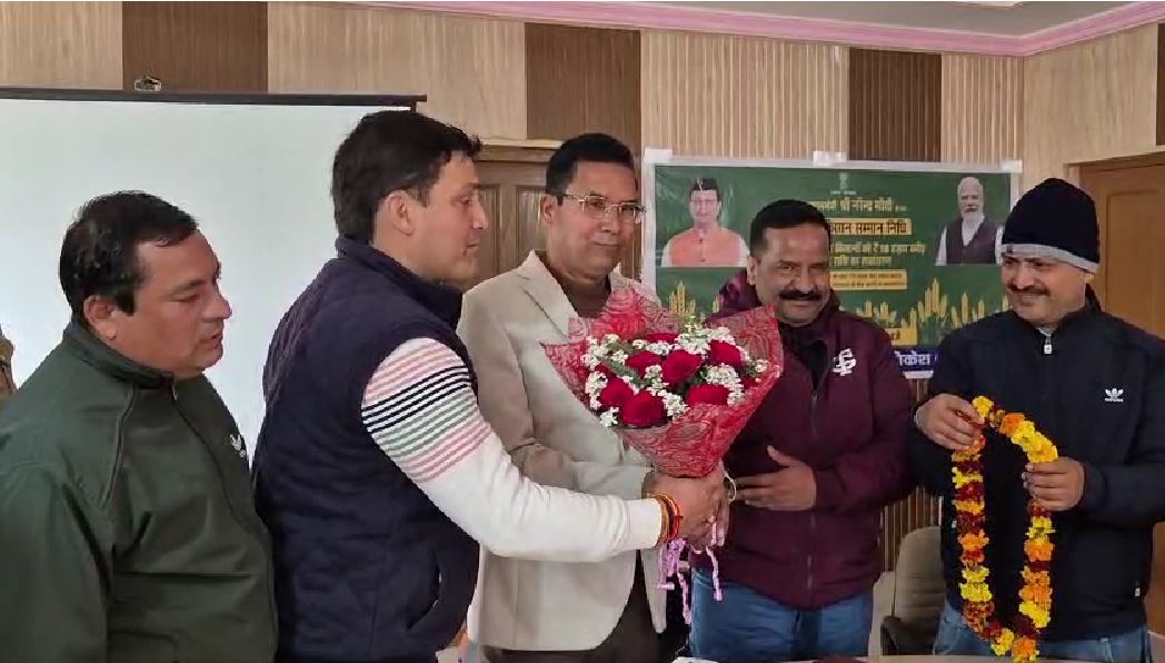 एएसपी लागू होने पर मंडी समिति कर्मचारी संघ ने जताया आभार, अध्यक्ष डॉ. चंद्रशेखर सम्मानित