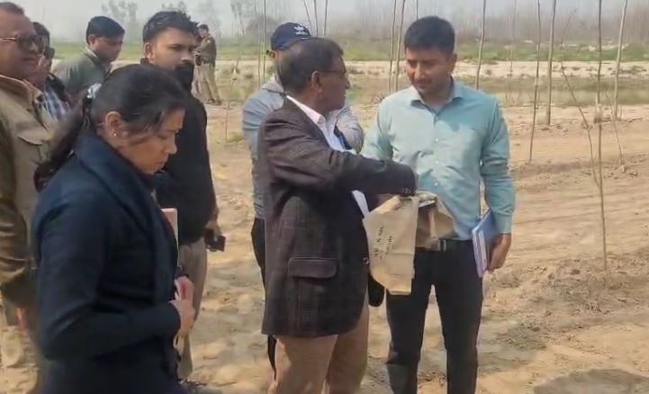 लक्सर में सरकारी भूमि पर अवैध कब्जा हटाने का अभियान शुरू