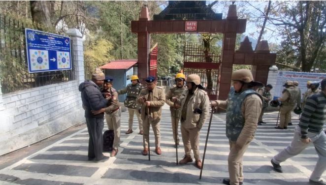 जिला कोर्ट के बाद अब नैनीताल हाईकोर्ट को मिली बम से उड़ाने की धमकी, पुलिस ने चलाया तलाशी अभियान