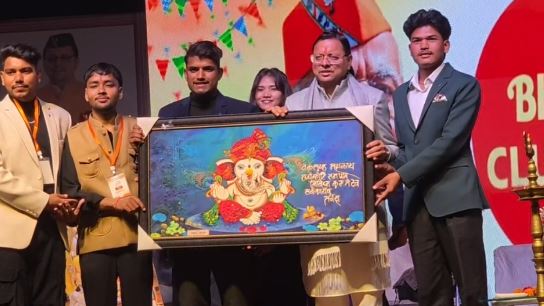 खटीमा पीजी कॉलेज के विंटर कार्निवाल में शामिल हुए सीएम धामी, युवाओं को संस्कृति और नेतृत्व का दिया संदेश