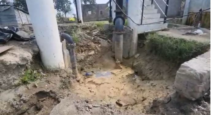 जल जीवन मिशन की हकीकत: आनंद खेड़ा नंबर-2 में टंकी बनी, पानी नहीं पहुँचा