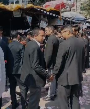 देहरादून बार एसोसिएशन चुनाव: अधिवक्ताओं ने शुरू किया मतदान