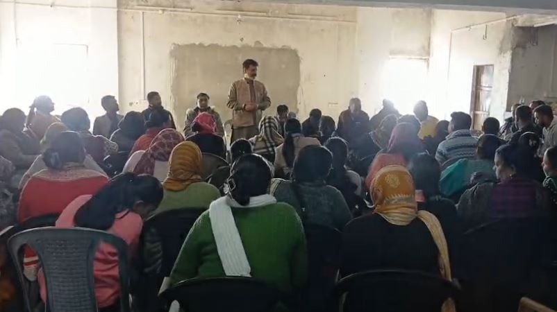 पटरी व्यापारियों की बैठक में 6 सूत्रीय मांगपत्र तैयार, उग्र आंदोलन की चेतावनी