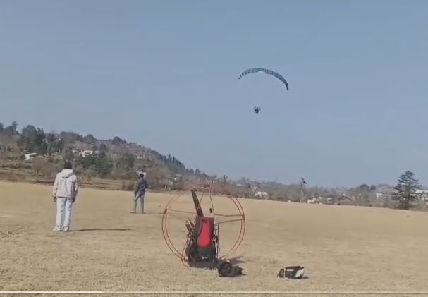 सरस कॉर्बेट महोत्सव 2026 में भारत में पहली ‘पैरामोटर क्रॉस कंट्री’ का आयोजन।