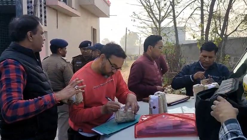 ज्वालापुर में पनीर स्टोरेज पर फूड विभाग का छापा, 5 कुंतल पनीर बरामद