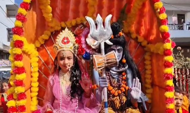 लोहाघाट में धूमधाम से निकली भव्य शिव बारात, हजारों श्रद्धालु शामिल