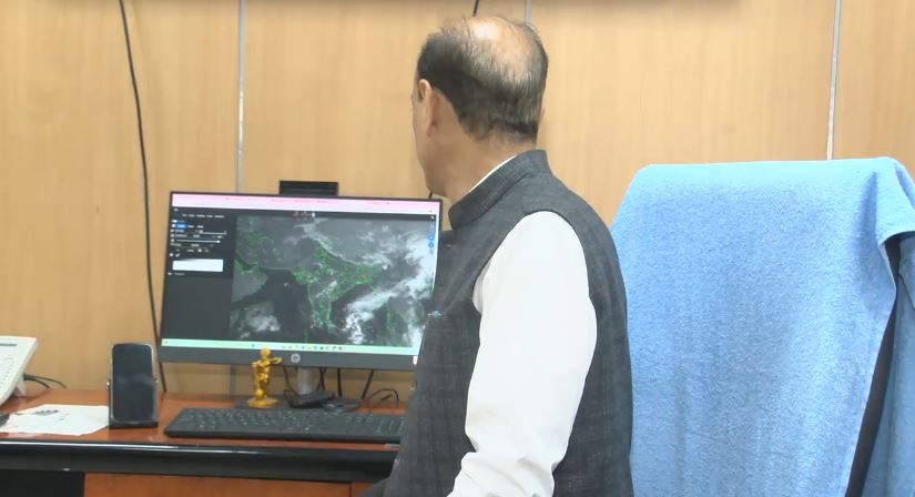 उत्तराखंड में मौसम ने बदला रुख, पहाड़ों में हिमपात और मैदानों में वर्षा का दौर