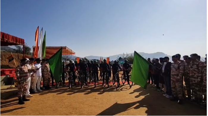 लोहाघाट से टनकपुर तक डाउनहिल साइकिल रैली