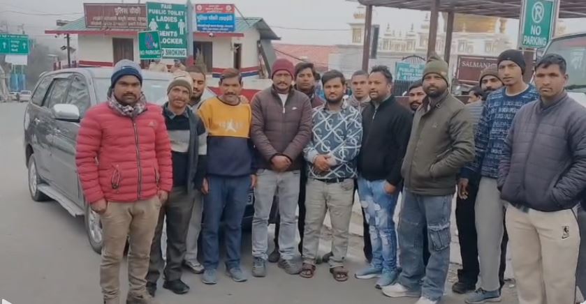 मसूरी: माल रोड पर प्रतिबंधित समय में वाहन प्रवेश को लेकर विवाद, पास दुरुपयोग का आरोप