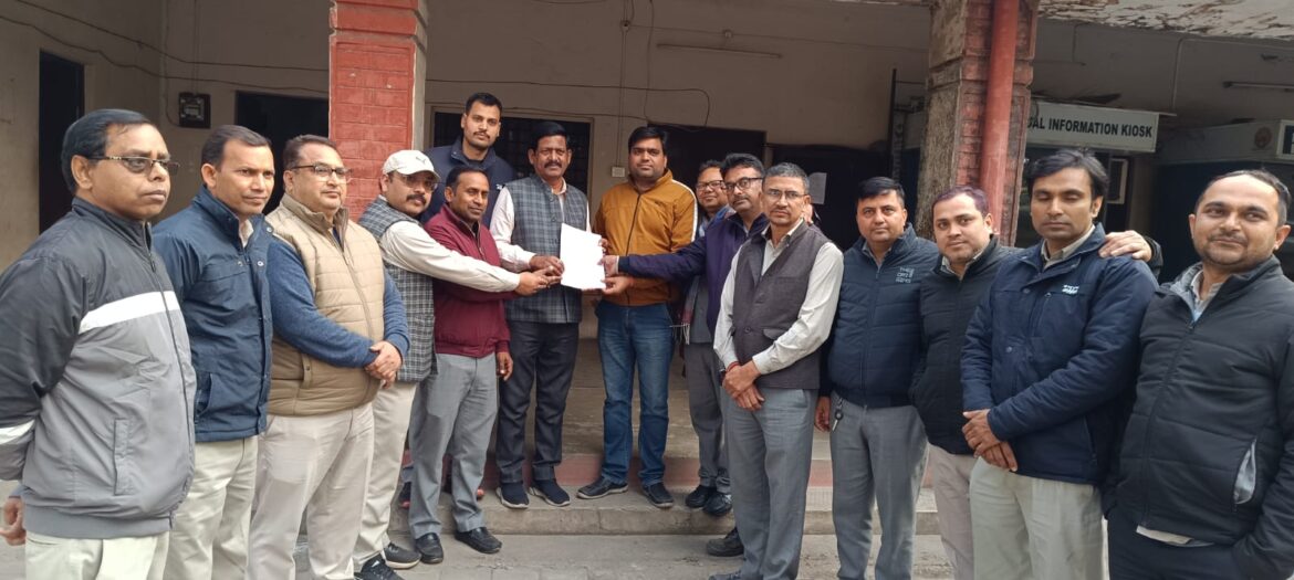 हरिद्वार में बीएचईएल फाउंड्री गेट पर केंद्रीय ट्रेड यूनियनों का विरोध प्रदर्शन