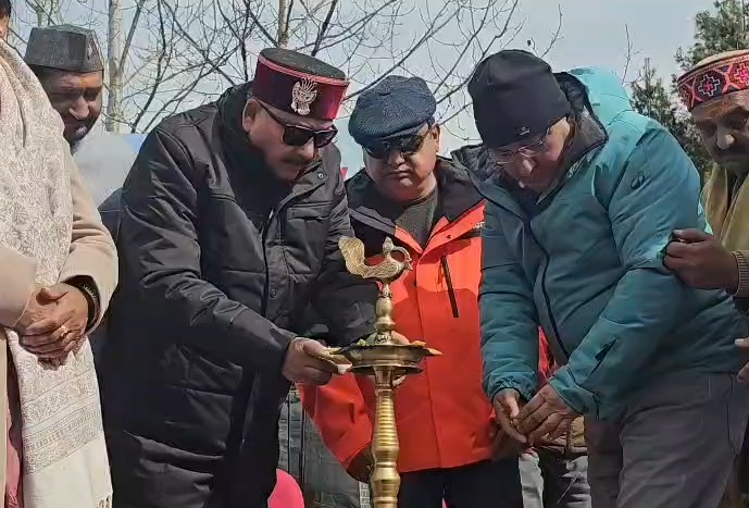 औली में विश्व प्रसिद्ध Auli Winter Carnival 2026 का शुभारंभ, पर्यटन मंत्री सतपाल महाराज ने किया दीप प्रज्वलित