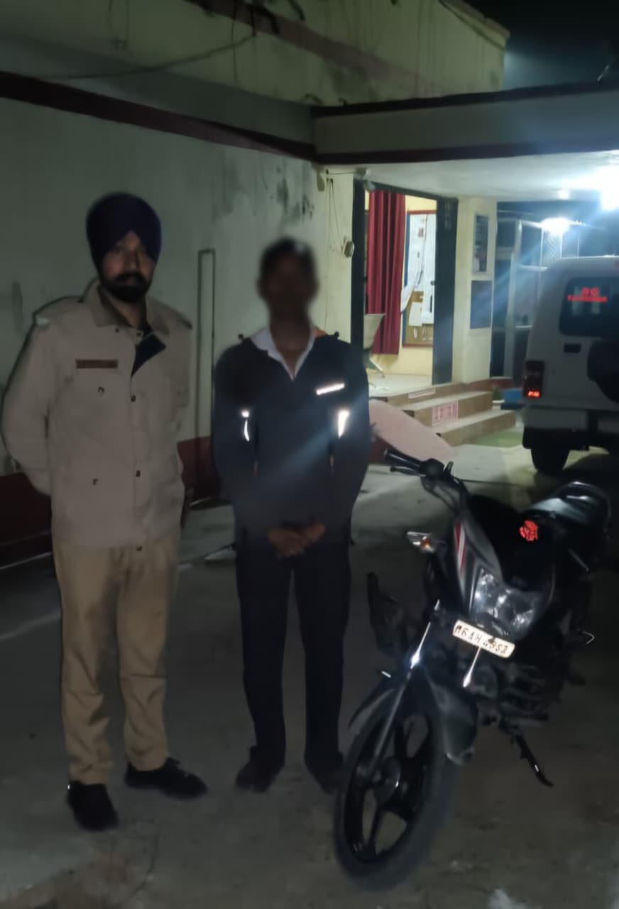 नैनीताल में नशे में वाहन चलाने वालों के खिलाफ पुलिस अभियान, चालक गिरफ्तार