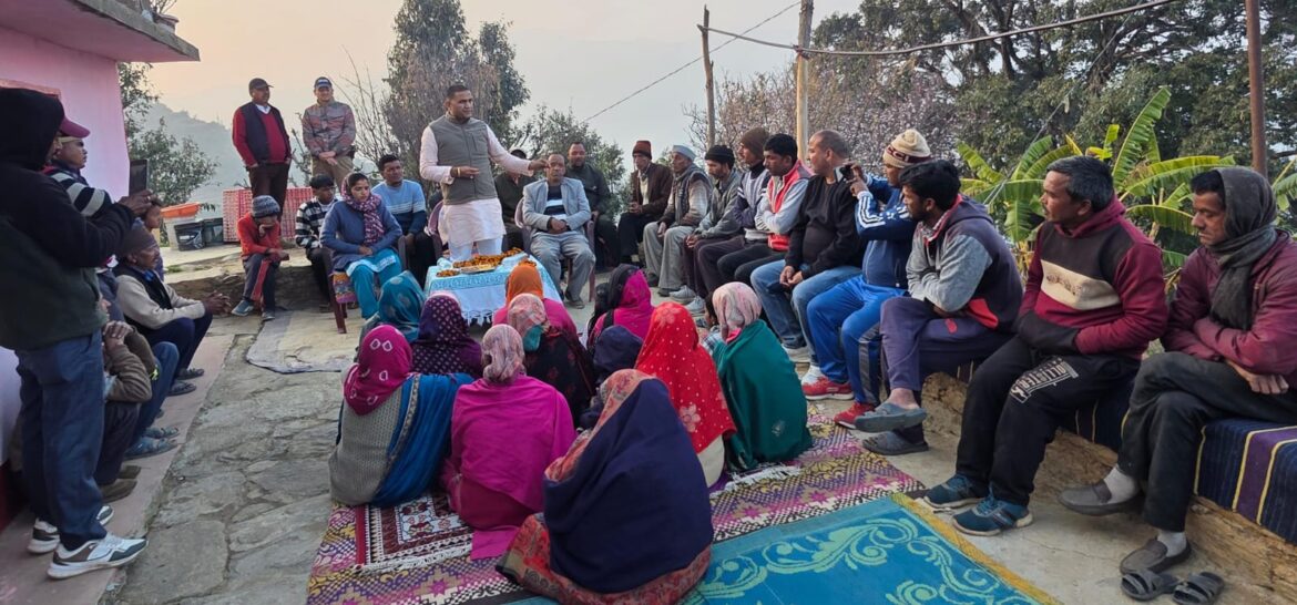 ओखलकांडा ब्लॉक के गांवों में विधायक राम सिंह कैड़ा का दौरा, समस्याओं के समाधान के निर्देश