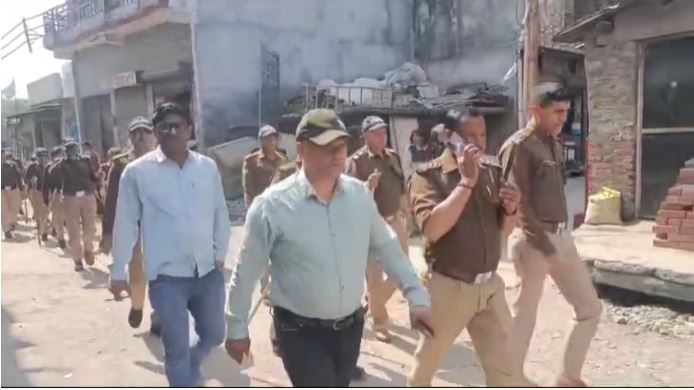 लालकुआँ में होली पर्व को लेकर पुलिस अलर्ट, फ्लैग मार्च से लोगों को सुरक्षा का भरोसा