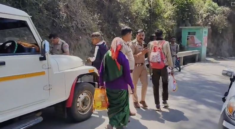 चंपावत पुलिस का यातायात उल्लंघन के खिलाफ सख्त अभियान