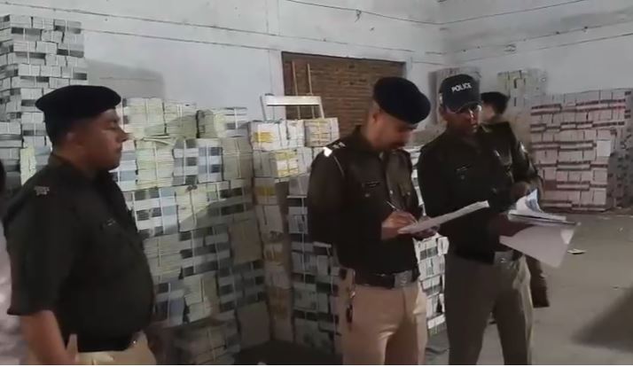 रुद्रपुर: नकली NCERT किताबों के गोदाम पर पुलिस ने मारा छापा