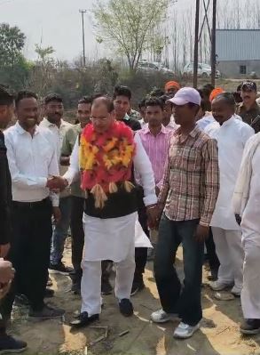 ग्राम सभा खबारी में नव निर्मित बहुउद्देशीय भवन का निरीक्षण और आगामी कार्यक्रम की घोषणा