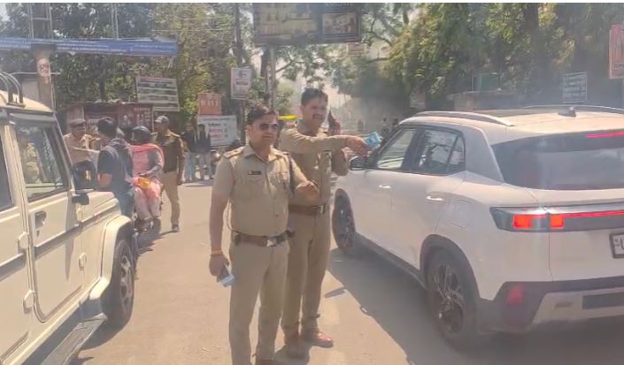 कालाढूंगी में सघन चेकिंग, नैनीताल मार्ग पर दोपहिया वाहनों पर रोक