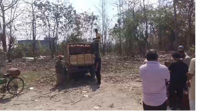 हल्द्वानी में गैस एजेंसियों से सीधे सिलेंडर वितरण पर रोक