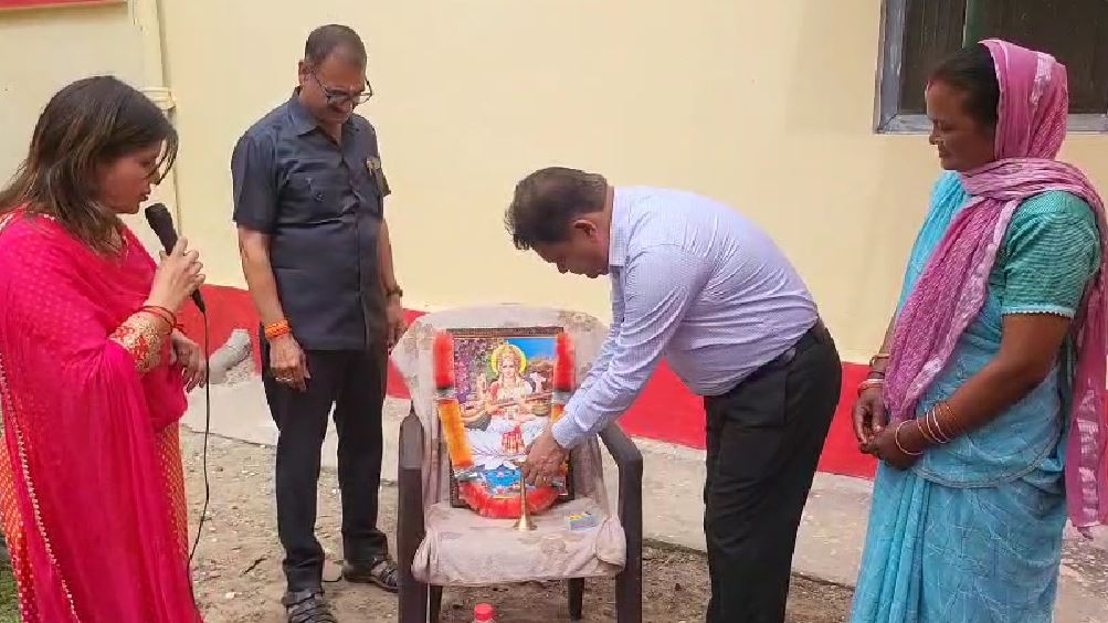 सितारगंज में मौनपालन प्रशिक्षण शुरू, किसानों को स्वरोजगार की ओर प्रेरित किया