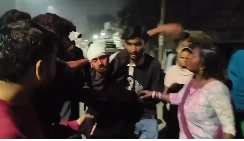 रुद्रपुर में दो समुदायों में विवाद, पथराव