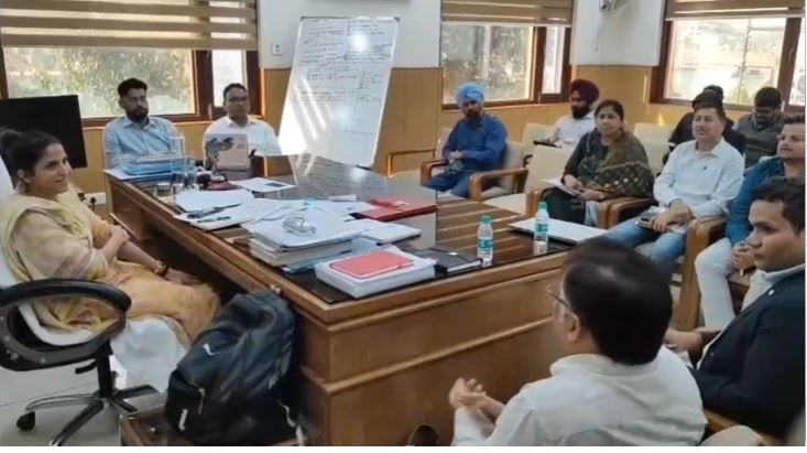 कुंभ मेले से पहले गंगा स्वच्छता पर फोकस, टीम ने किया मेला क्षेत्र का निरीक्षण