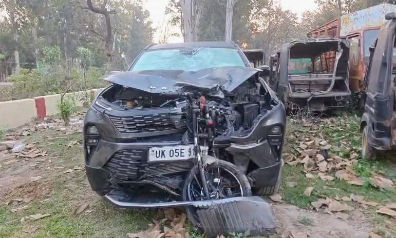 खटीमा में भीषण सड़क हादसा, दो युवकों की मौके पर मौत