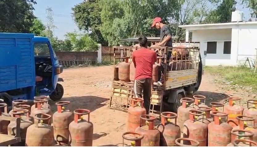 जसपुर में गैस संकट के बीच प्रशासन सख्त, कालाबाजारी पर शिकंजा