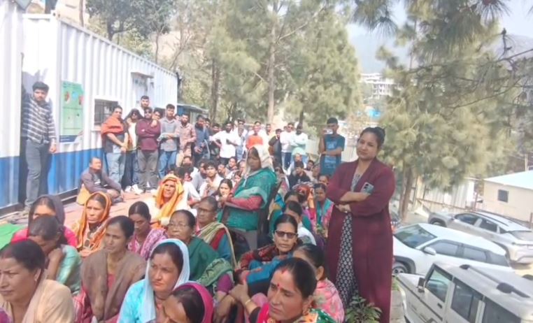 एनआईटी उत्तराखंड के निर्माण कार्य में ग्रामीणों का विरोध जारी