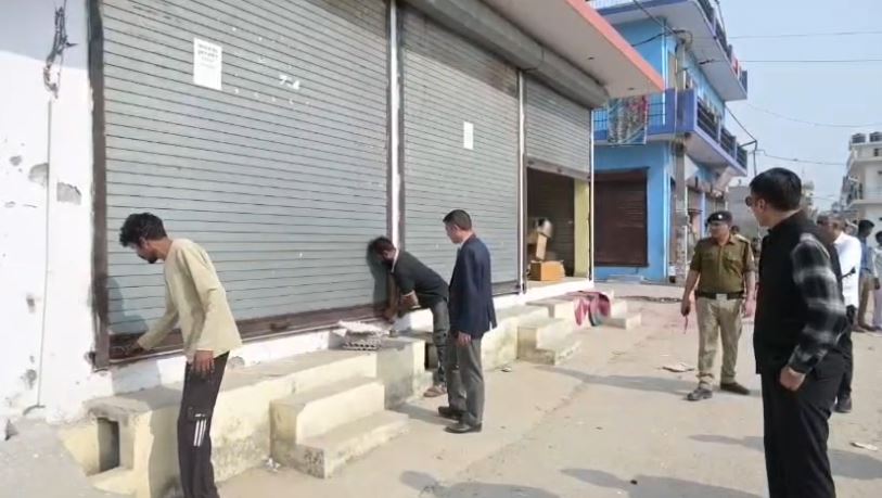 आंगनबाड़ी राशन सप्लाई में गड़बड़ी, डीएम की छापेमारी में खुलासा