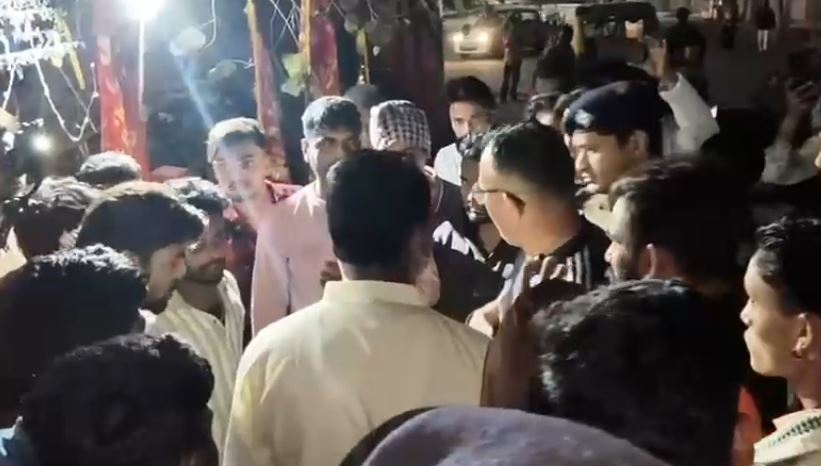 किच्छा में हनुमान मंदिर के बाहर मांस का टुकड़ा मिलने से हड़कंप