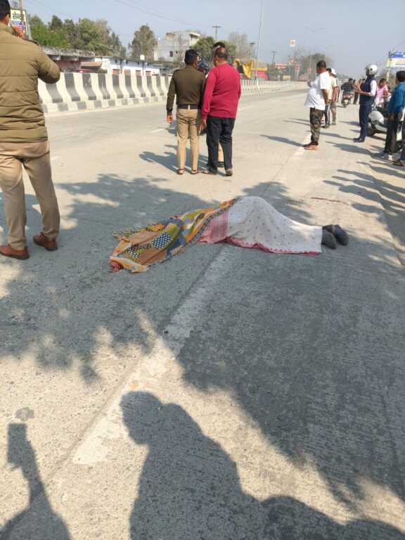 बेरीपड़ाव में दर्दनाक सड़क हादसा, स्कूटी सवार युवक की मौत, युवती गंभीर