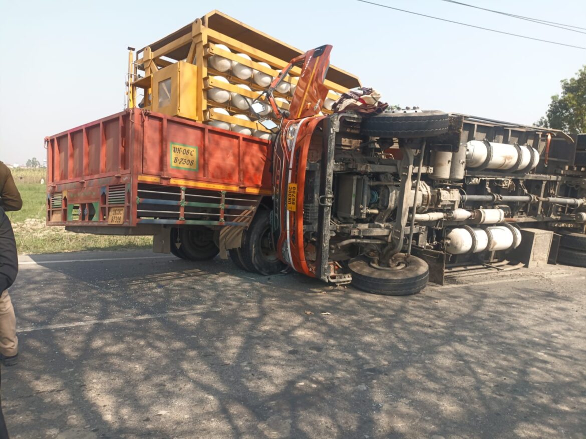 होली पर टला बड़ा हादसा, सीएनजी वाहनों की टक्कर