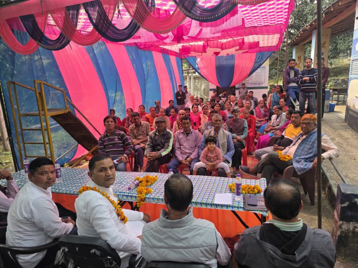 भीमताल विधायक राम सिंह कैड़ा ने कई गांवों का किया दौरा, सुनीं ग्रामीणों की समस्याएं