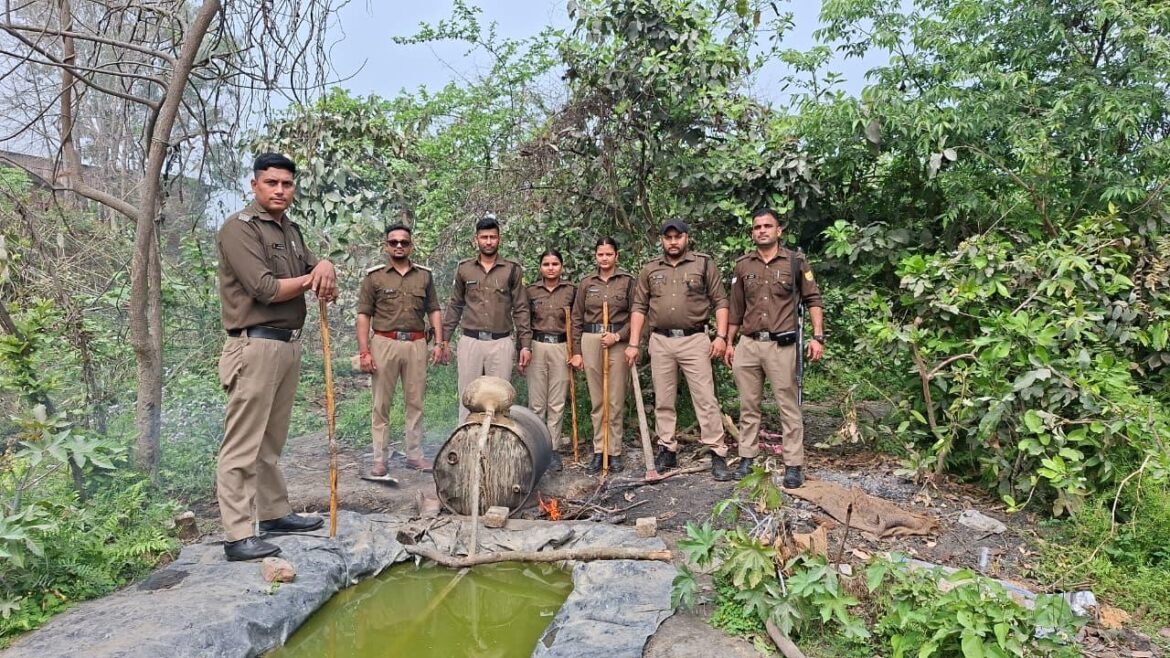 बाजपुर क्षेत्र में आबकारी विभाग की बड़ी कार्रवाई, भट्टियां ध्वस्त कर 8000 किलो लहन नष्ट