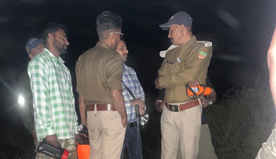 रुड़की में 15 फीट गहरे कुएं में गिरा गुलदार, रेस्क्यू कर सुरक्षित निकाला