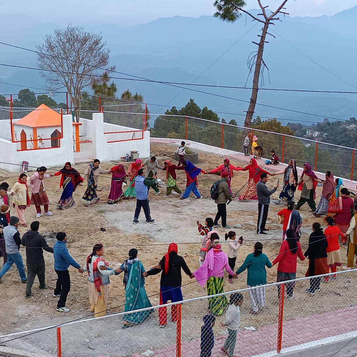 चिलियानौला में हिंदू नववर्ष पर झोड़ा गायन का आयोजन