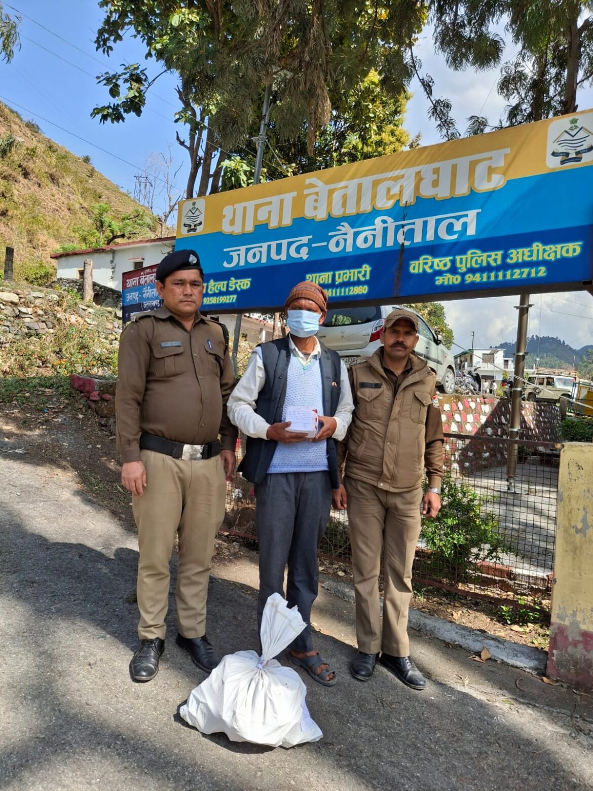 बेतालघाट: 59 टेट्रा पैक देशी शराब के साथ एक गिरफ्तार