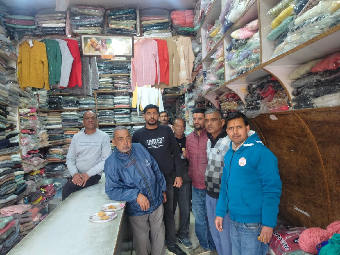 37 वर्षों की सेवा के बाद केवल जोशी को भावभीनी विदाई