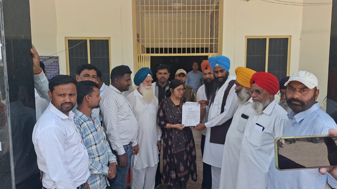 बाजपुर में भूमि बचाओ मुहिम ने मुख्यमंत्री को ज्ञापन सौंपा