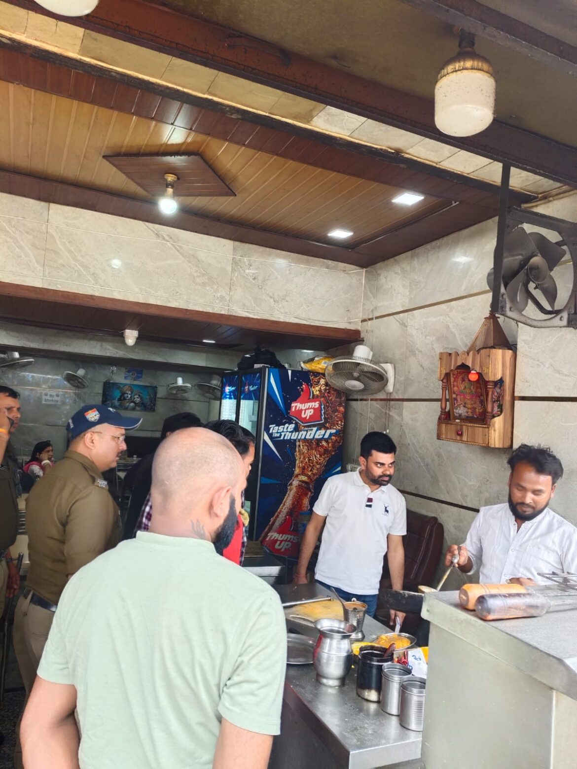 जिलाधिकारी मयूर दीक्षित के निर्देश पर पूर्ति विभाग ने की बड़ी कार्रवाई