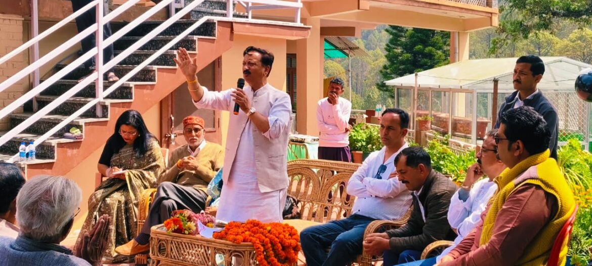 रानीखेत में कांग्रेस की बीएलए बैठक, 2027 चुनाव को लेकर कार्यकर्ताओं में जोश