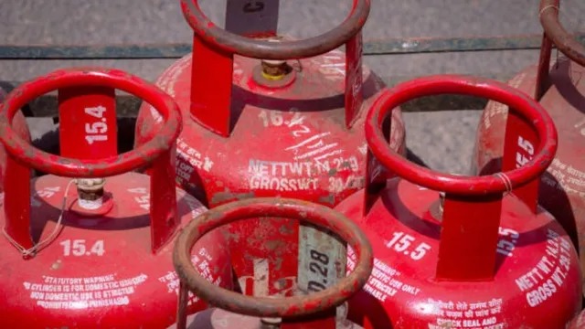 ईरान-इजरायल तनाव का असर: एलपीजी सप्लाई पर दबाव, गैस बचाने के उपाय जरूरी