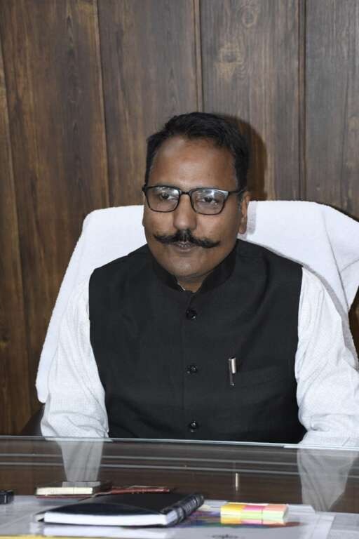 राजस्व कार्य निजी व्यक्ति से कराने पर कार्रवाई, दो रजिस्ट्रार कानूनगो पदावनत