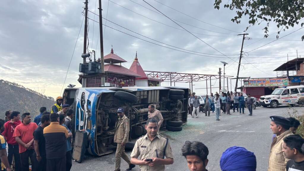 हल्द्वानी: ज्योलिकोट–भवाली मार्ग पर केमू बस हादसा, एक की मौत, 6 घायल
