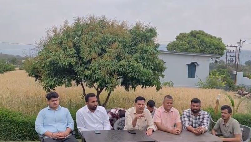 सीएम धामी के दौरे से पहले गैबुआ में कांग्रेस का विरोध तेज