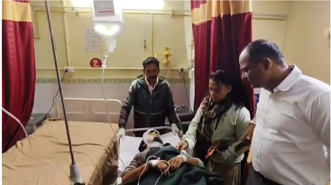 चंपावत में गुलदार का हमला, छात्रा गंभीर घायल—ग्रामीणों की बहादुरी से बची जान